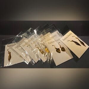 10 pairs - Gold tone earrings
